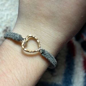 Gray and gold heart bracelet can be tightened